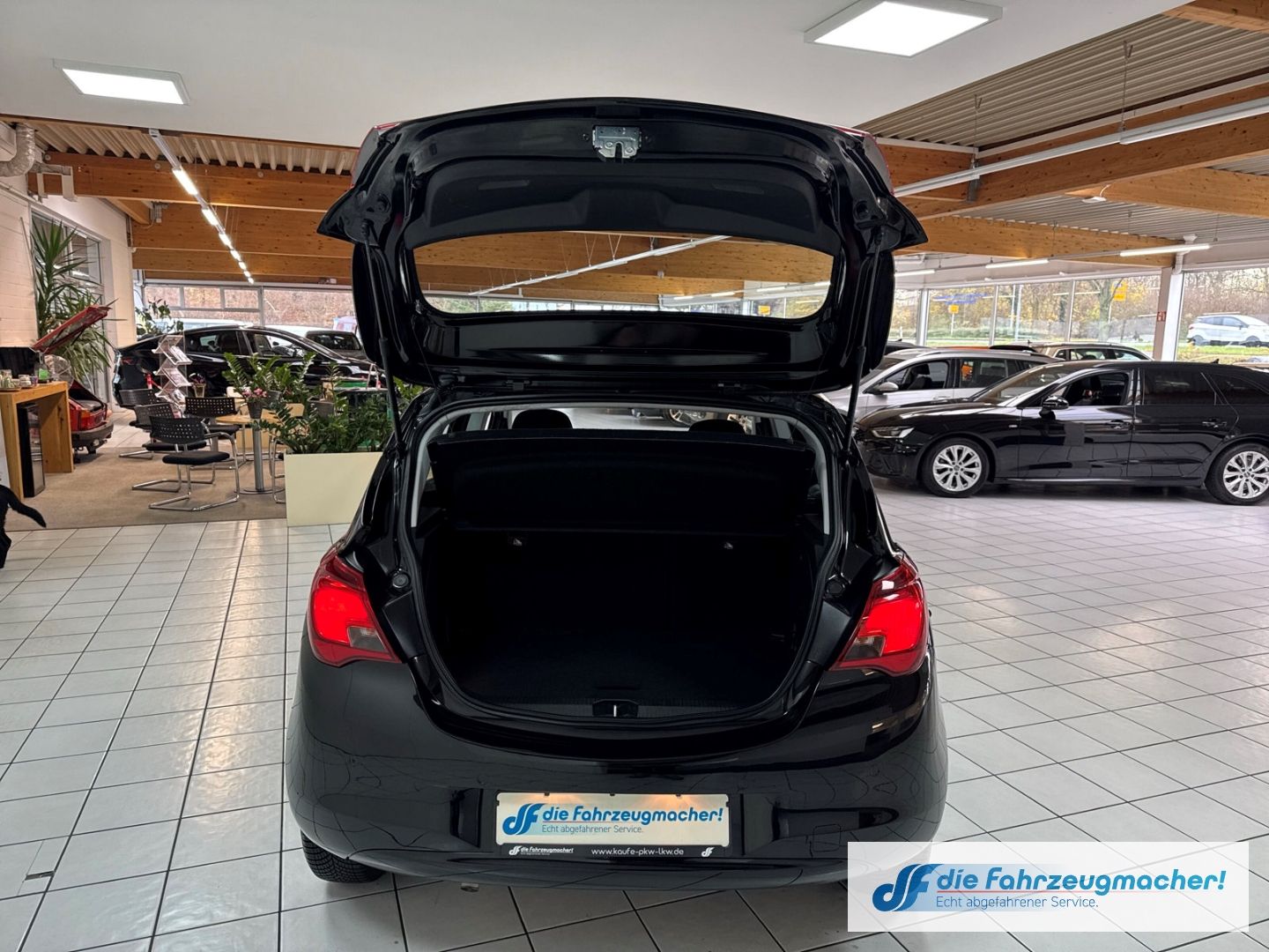 Fahrzeugabbildung Opel Corsa E Edition Navi Apple CarPlay Android Auto