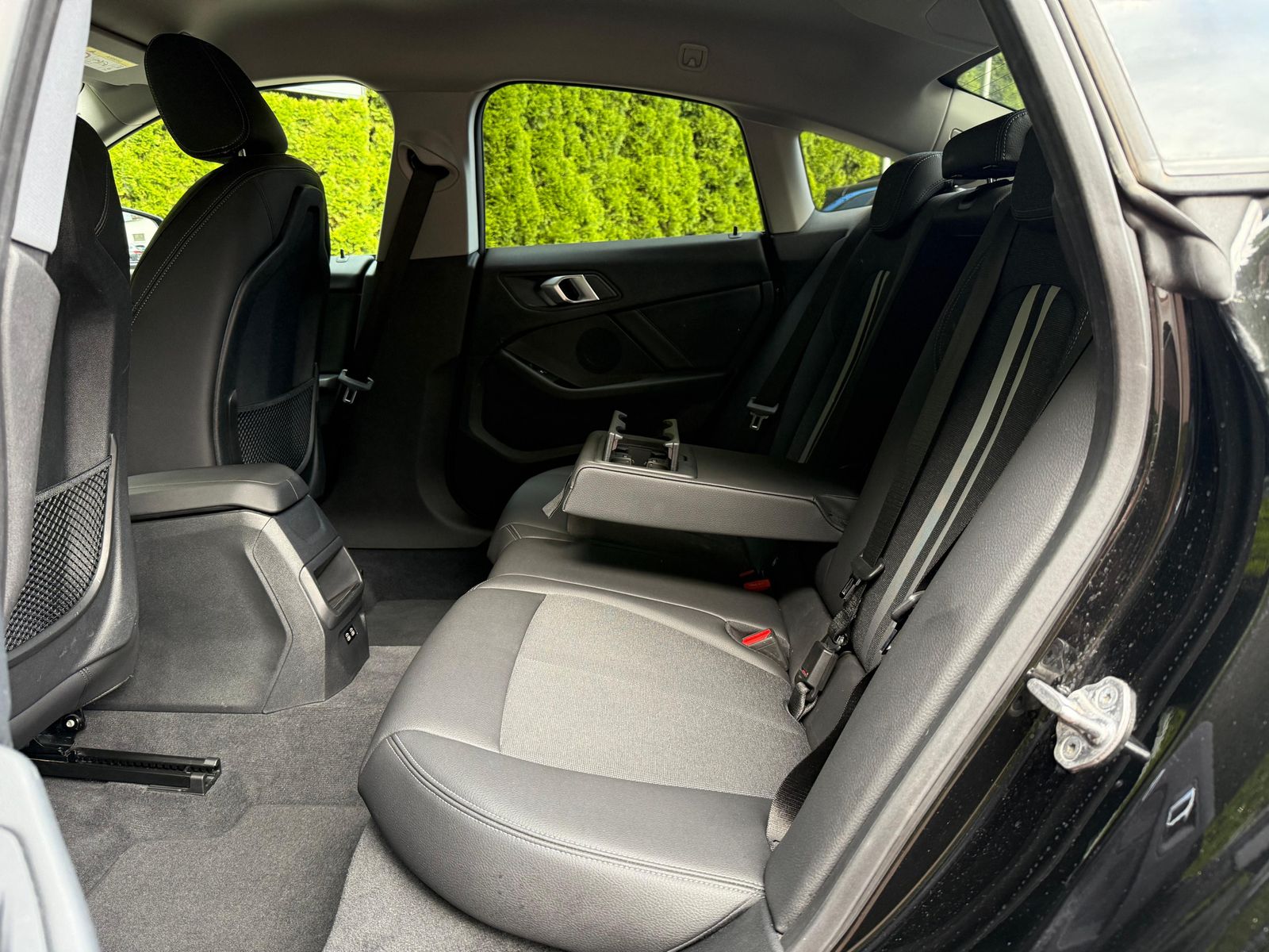 Fahrzeugabbildung BMW 216 d Aut. Gran Coupe Sport-Line LED+AHK+NAV+SHZ