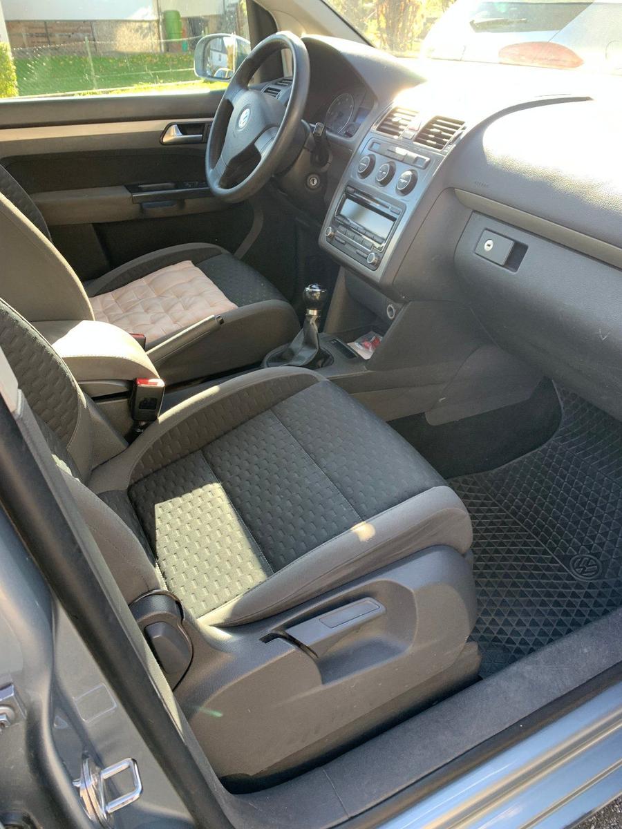 Volkswagen Touran 2009 — photo 11