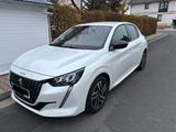 Peugeot 208 PureTech 100 EAT8 Allure 
