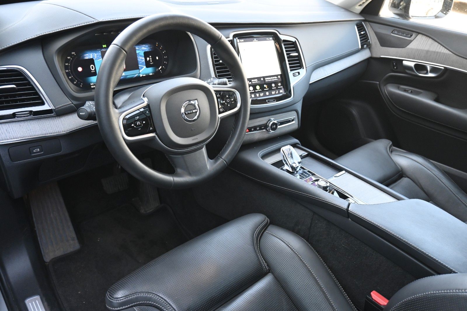 Fahrzeugabbildung Volvo XC90 B5 D AWD Dark*STDHZG*PANO*360°*
