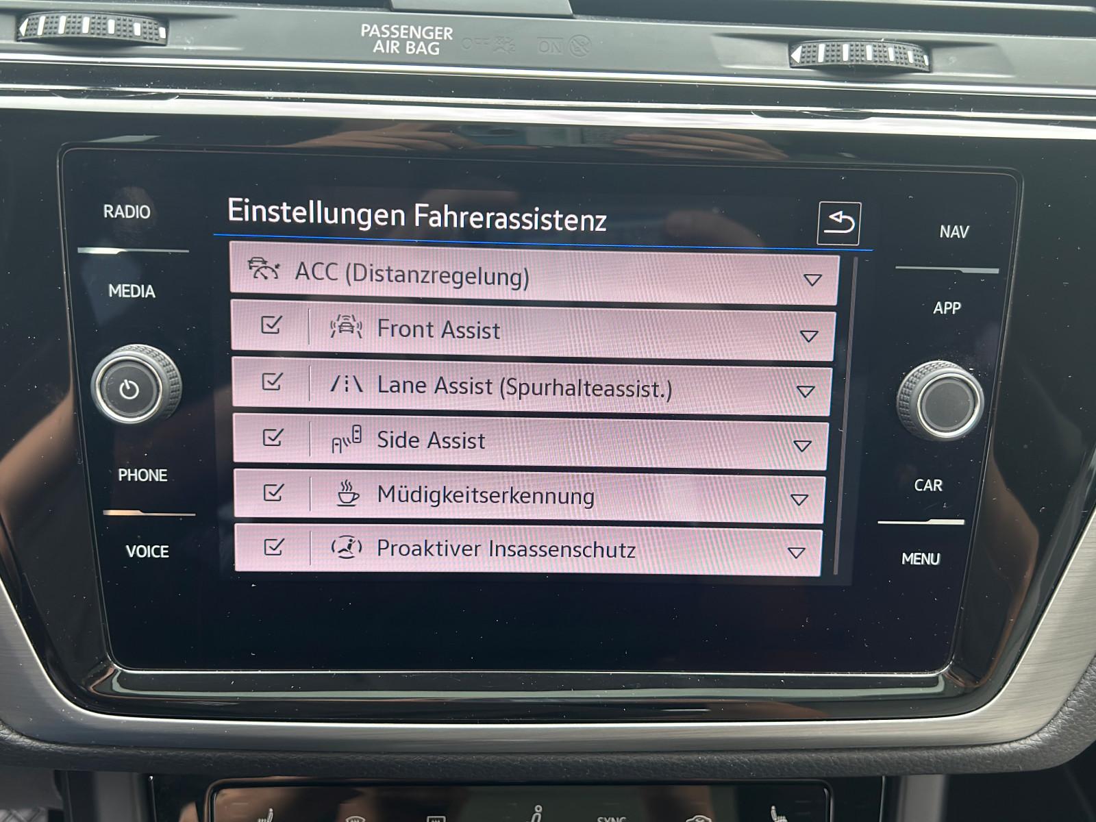 Volkswagen Touran Comf 7Sitz*AHK*STHZG*Kamera*Pano*EasyOpe, миниатюра 23