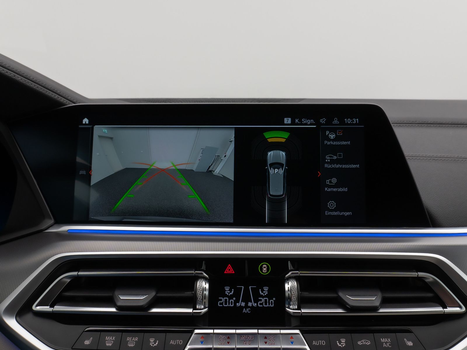 Fahrzeugabbildung BMW X5 xD30d M Sport Kamera HUD DAB HiFi Komfort 20"