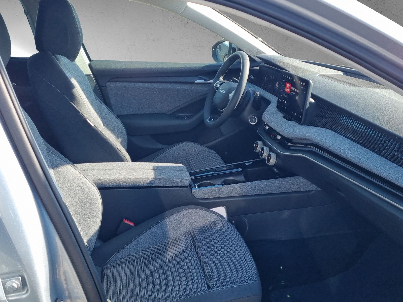 Fahrzeugabbildung SKODA Superb Combi 2.0TDI Selection AHK LI&SI FAHRASSI