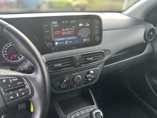 Fahrzeugabbildung Hyundai i10 Edition 30 Apple CarPlay Android Auto DAB SH