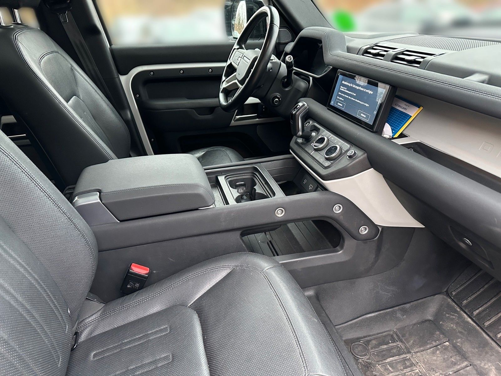 Land Rover Defender 110 D300 HSE – Bild 4