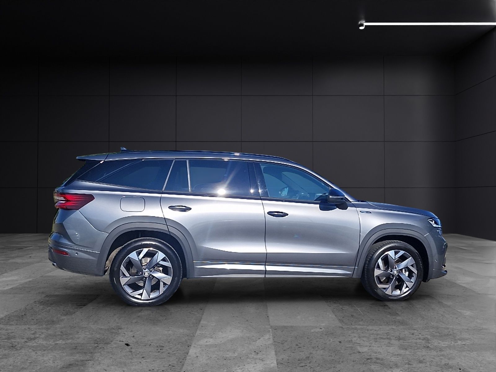 Fahrzeugabbildung SKODA Kodiaq 4x4 Sportline Matrix Navi ACC AHK STHZ SH