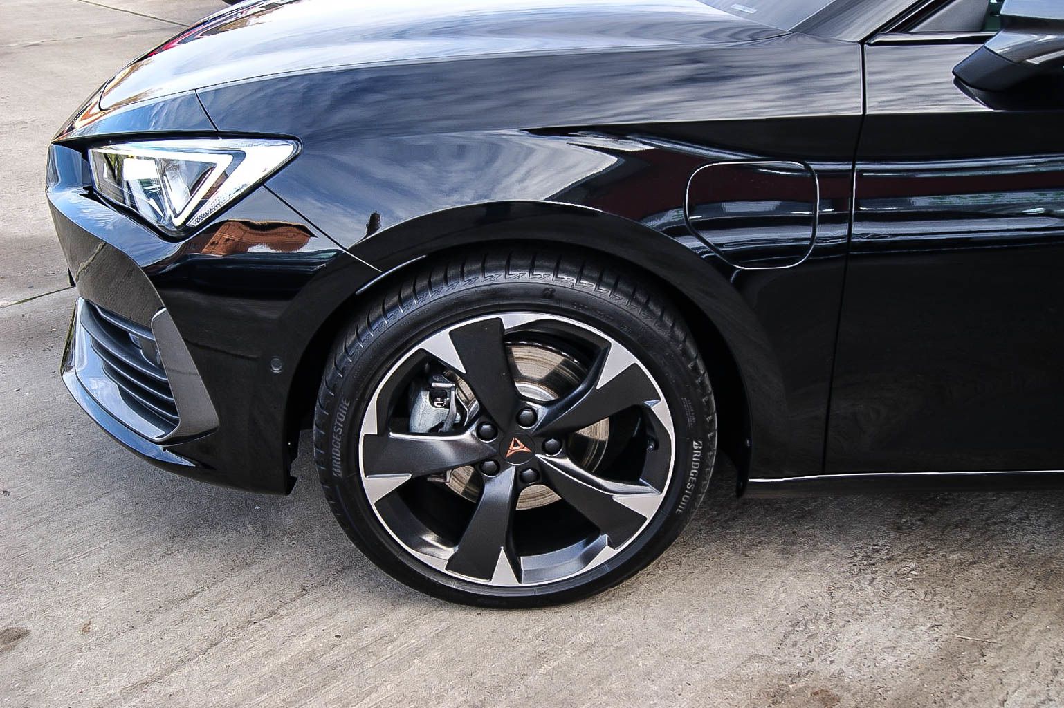 Fahrzeugabbildung CUPRA Leon Sportstourer e-HYBRID VIRTUAL ACC XL 1HAND