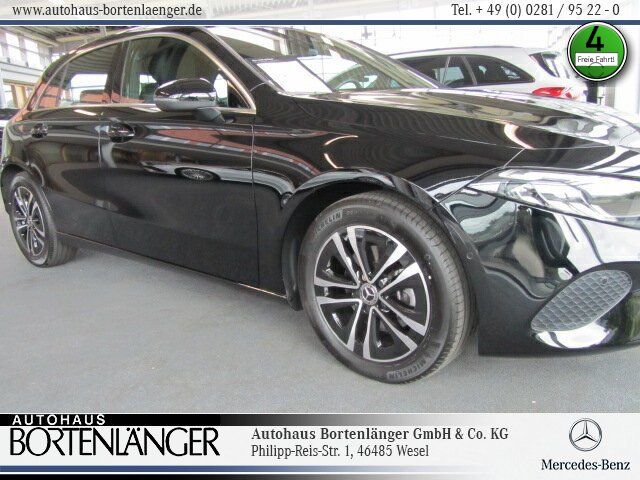 Mercedes-Benz A 180 Kompaktlimousine Progressive+AHK+Spiegel.