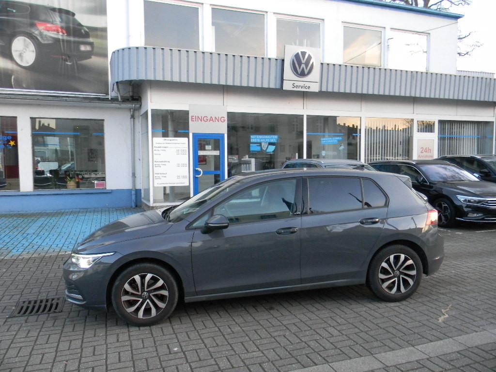 Volkswagen Golf VIII Lim. Active 1,5 TSI 6 GANG STH,KAM