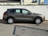 Porsche Cayenne Diesel, Deutsches Fahrzeug - Porsche Cayenne: Braun