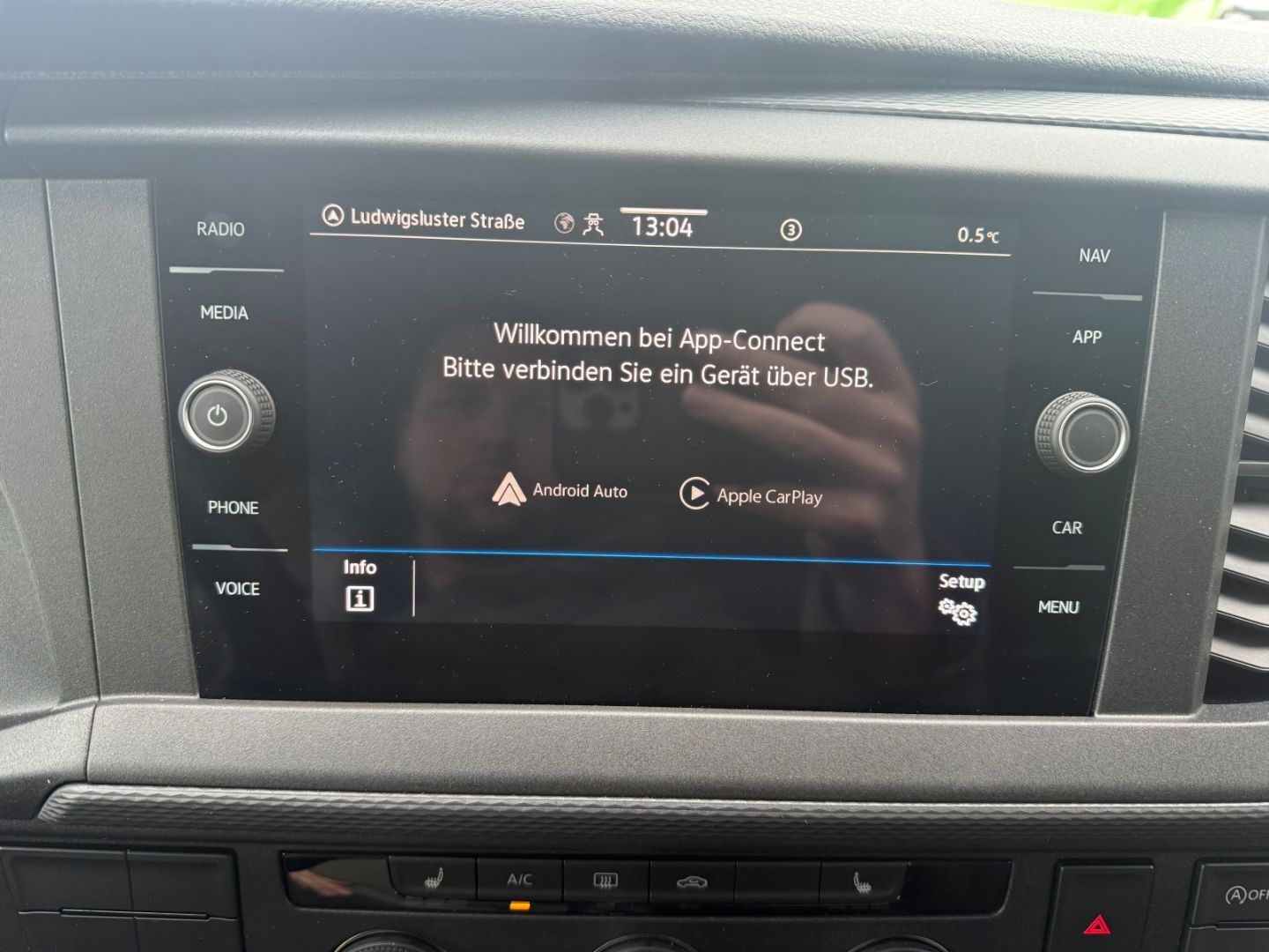 VW T6 Caravelle Comfortline Navi LED Musikstreaming - Image 17