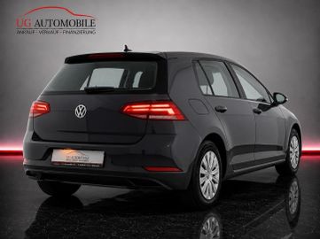 Volkswagen Golf - 11