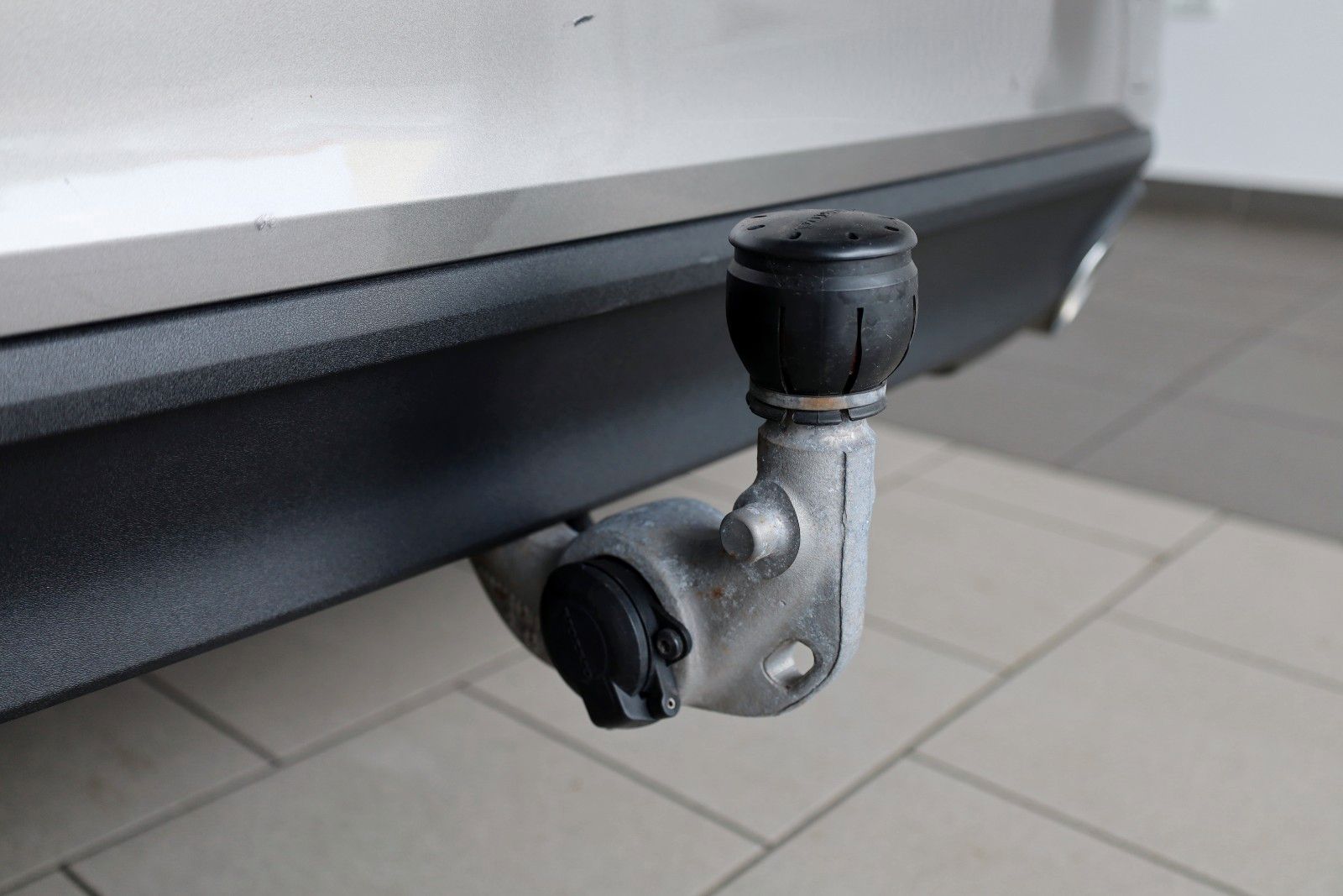 Fahrzeugabbildung Volvo V60 Momentum, T.Leder,Navi,LED,SH,PDC,AHK