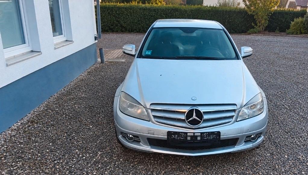 Mercedes-Benz 200