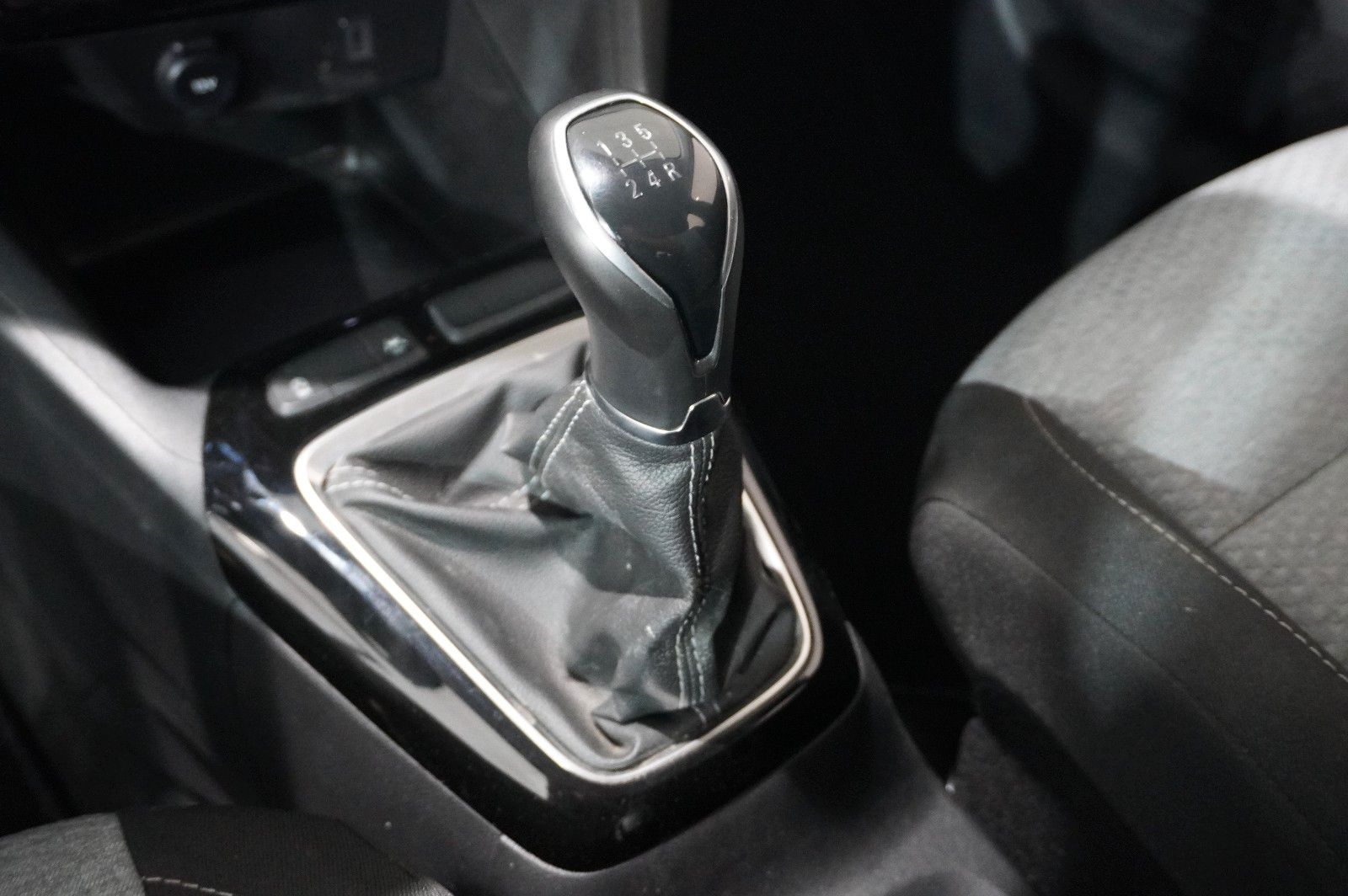 Fahrzeugabbildung Opel Corsa F 1.2 FACELIFT NAVI/LED/KAMERA/VIRTU./DAB+