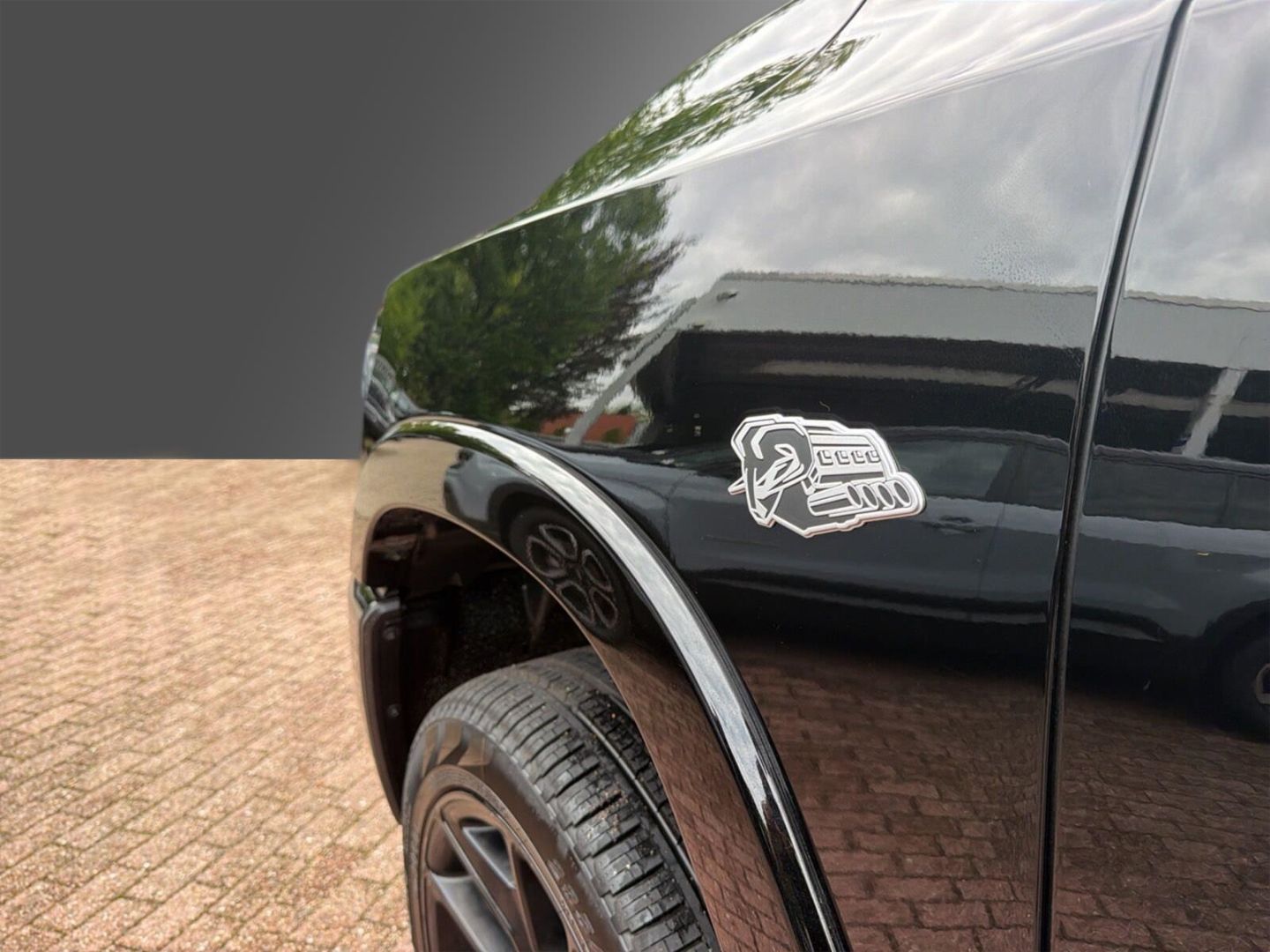 Fahrzeugabbildung Dodge RAM Laramie Night MY26-5,7-V8 -Vollausstattung-