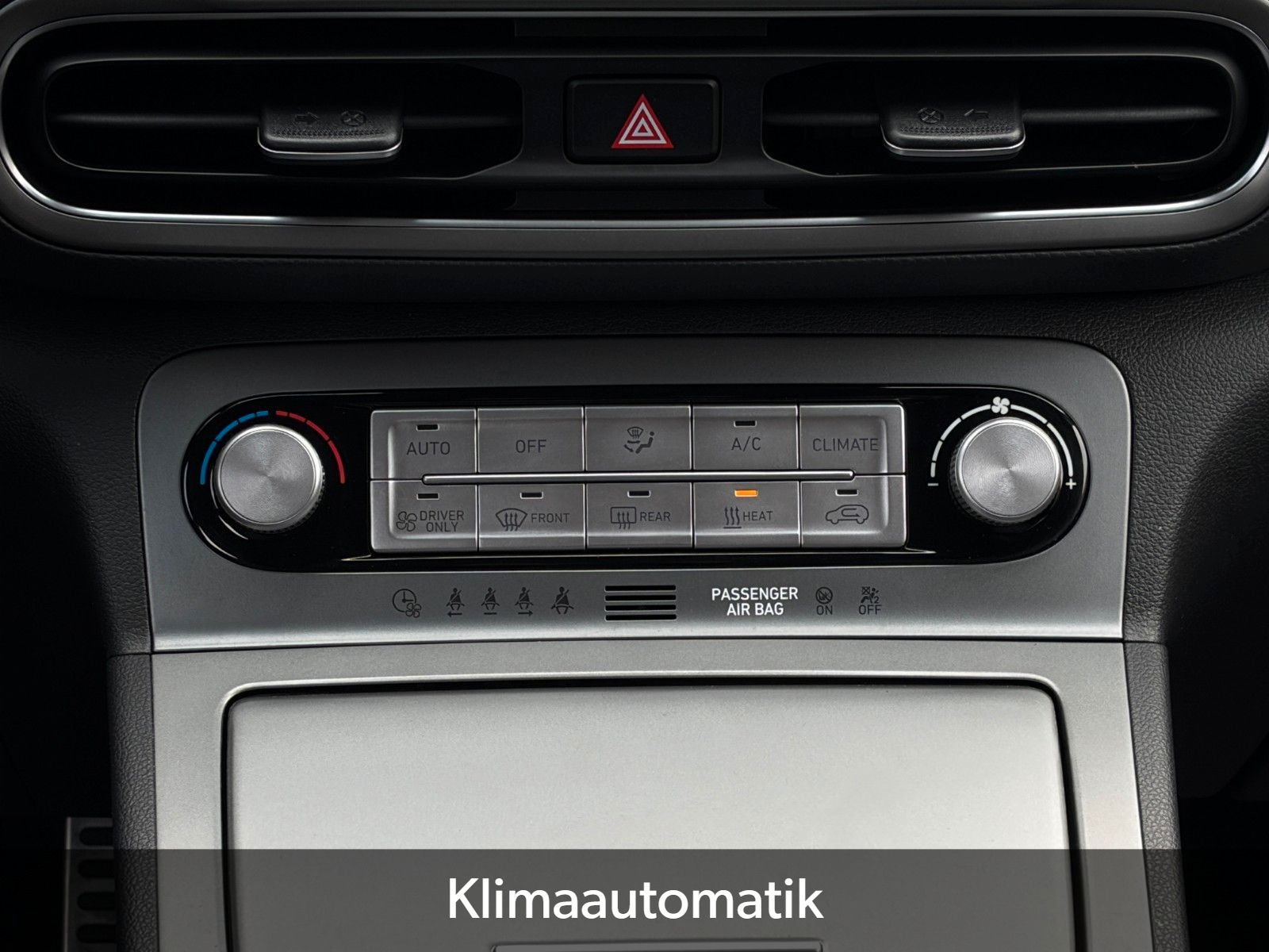 Fahrzeugabbildung Hyundai KONA E Select CarPlay Kamera SHZ LHZ DAB+