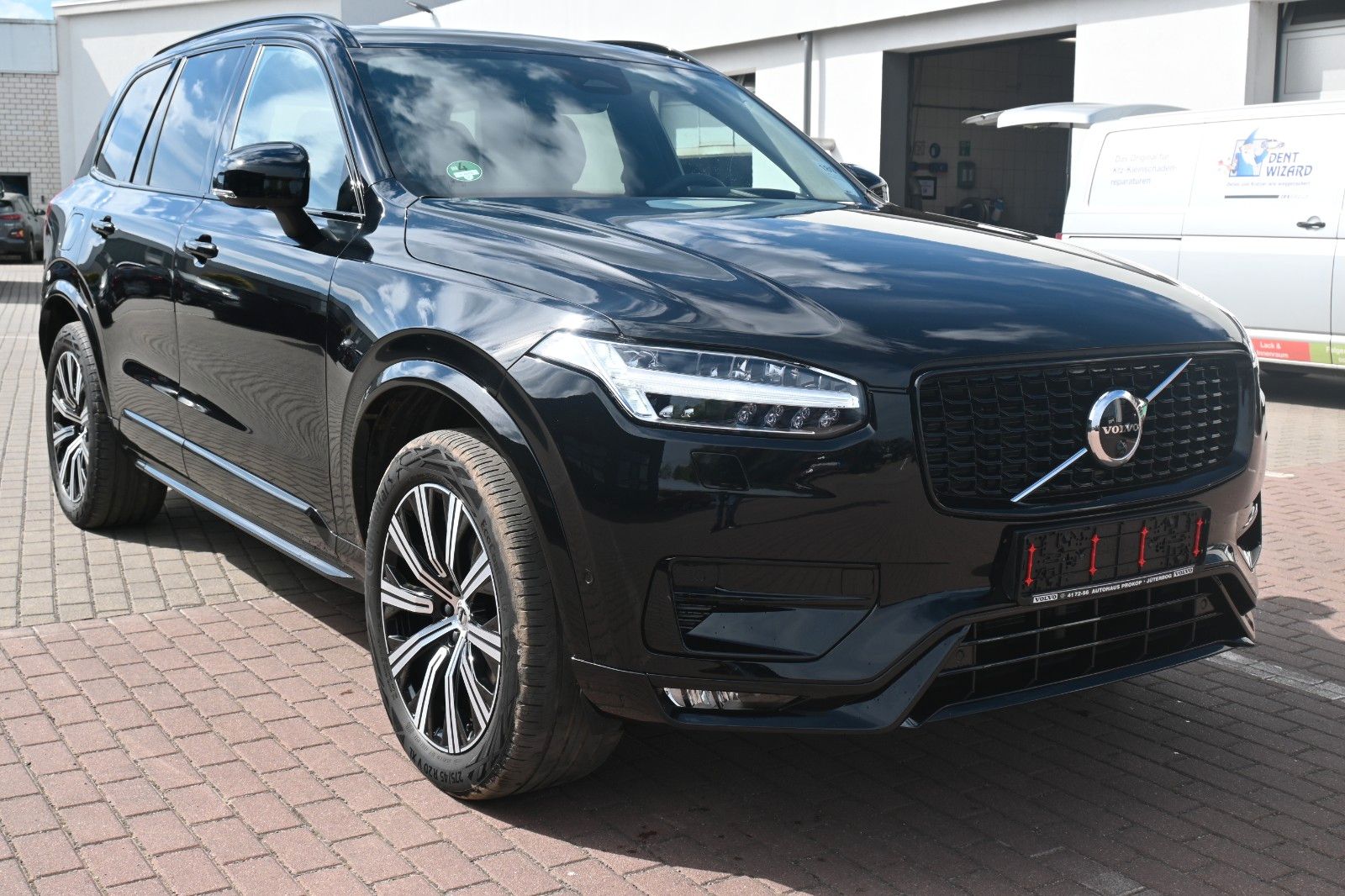 Fahrzeugabbildung Volvo XC90 Ultimate Dark B5*AHK*LUFT*360*STHZ*PANO