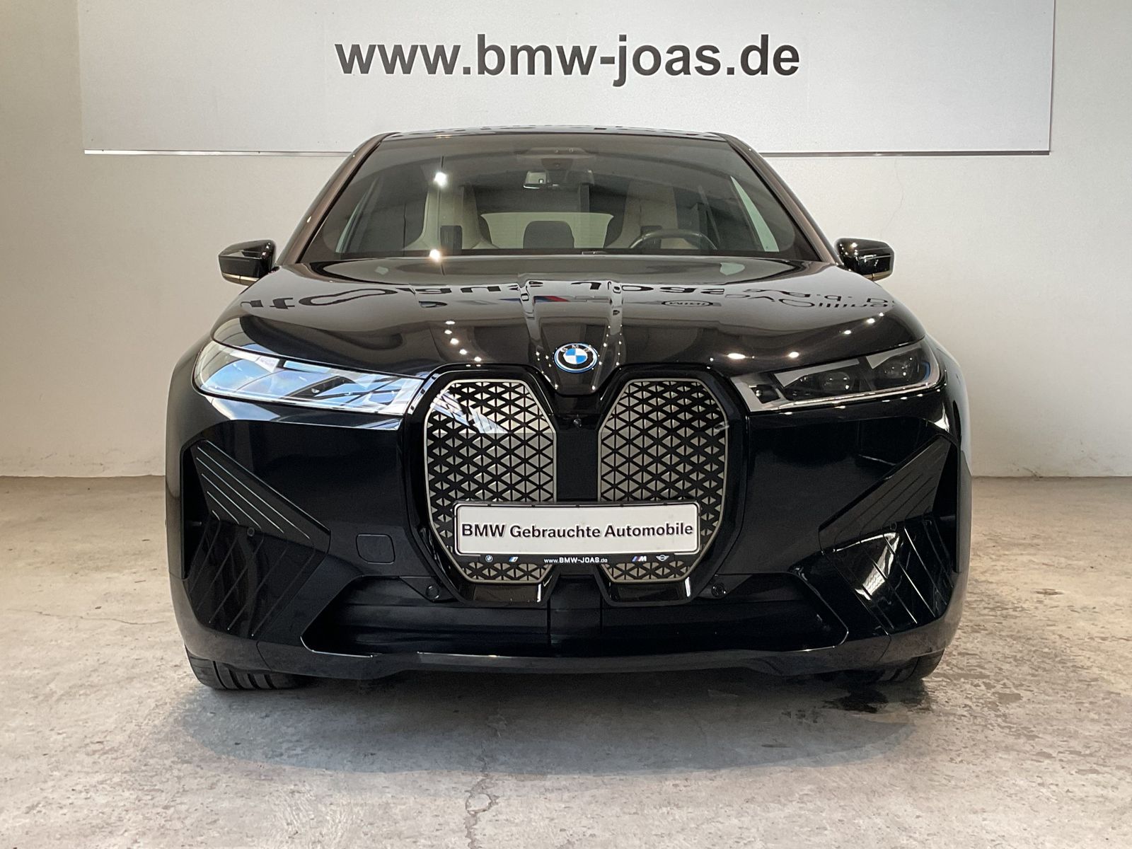 Fahrzeugabbildung BMW iX M60 B&W Surround Aktivlenkung Pano.Dach