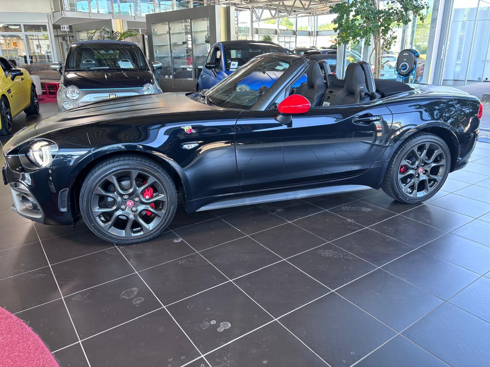 Fahrzeugabbildung Abarth 124 Spider Navi BOSE LED LEDER ALU