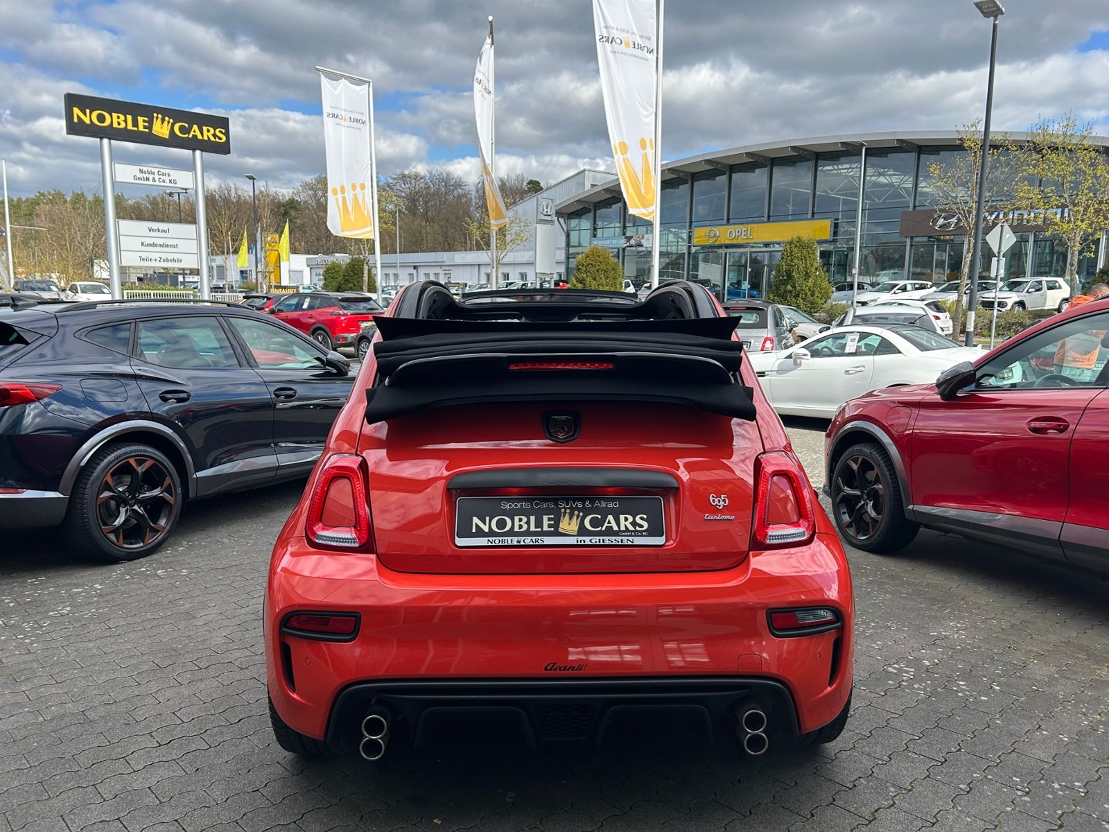 Fahrzeugabbildung Abarth 695C Turismo BEATS NAVI XENON