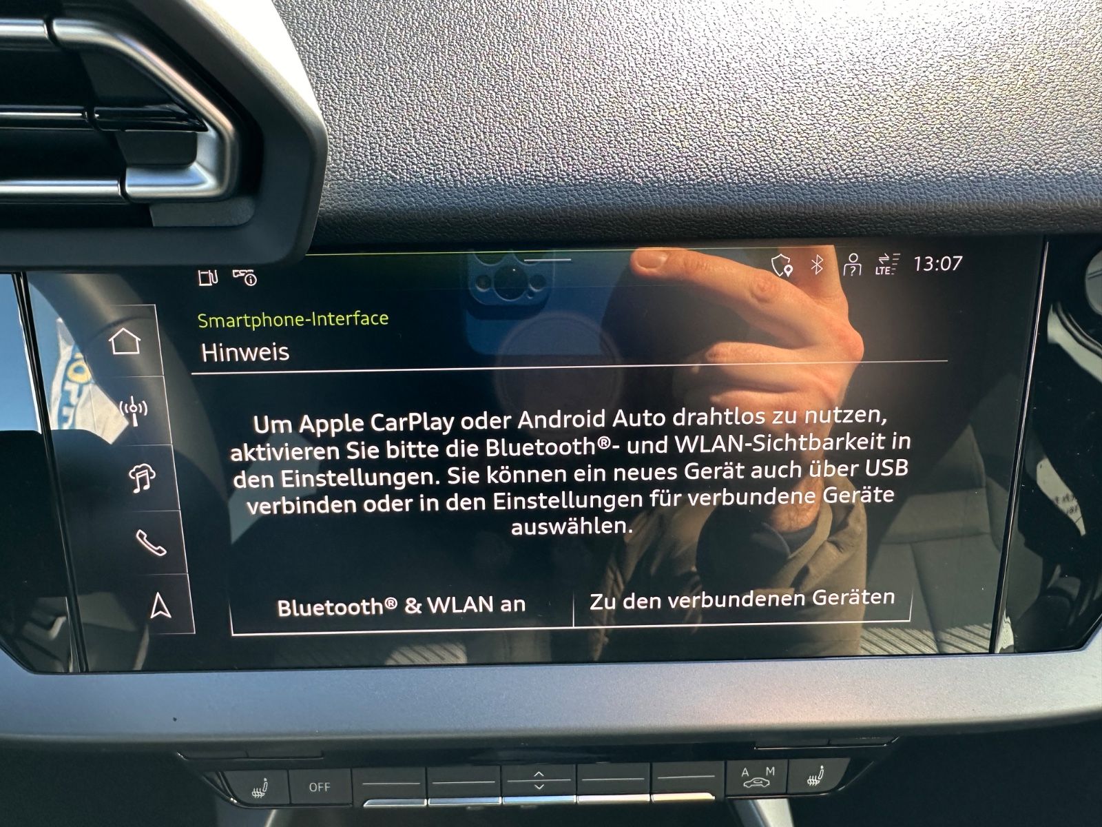 Fahrzeugabbildung Audi A3 Sportback 35 TFSI S line S Tron. Navi/ACC/LED