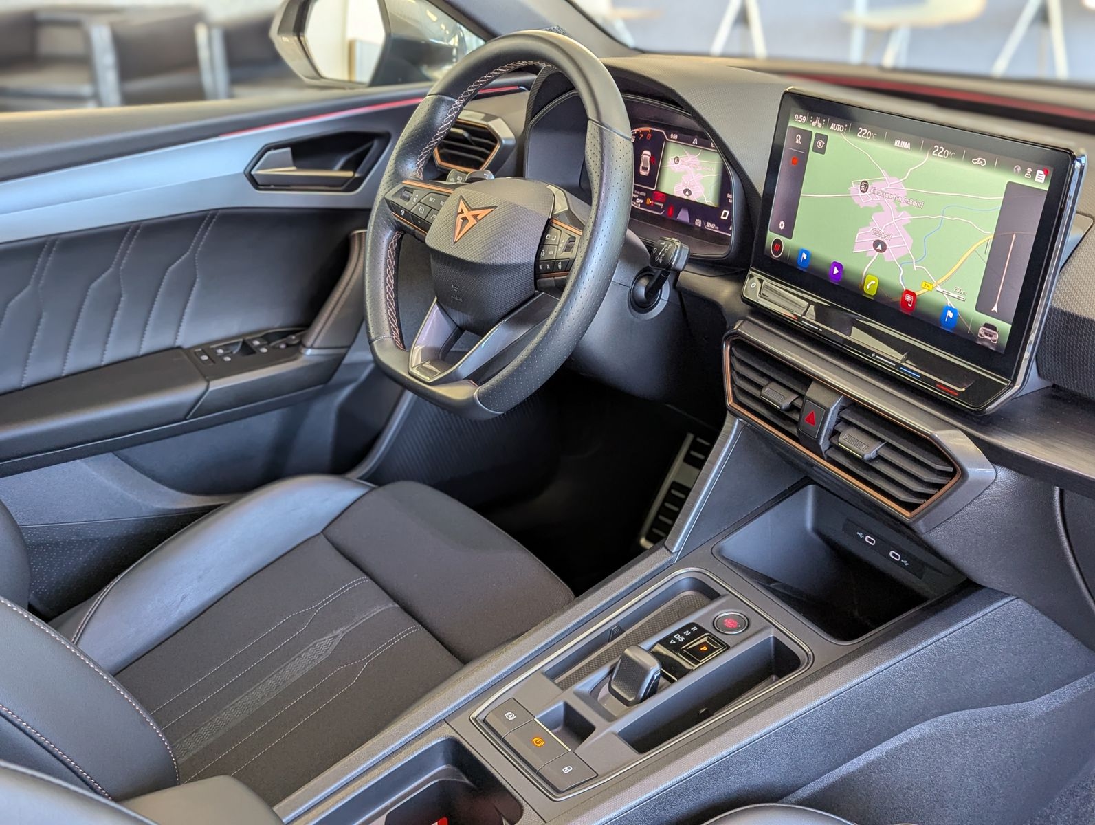 Fahrzeugabbildung CUPRA Leon VZ 2.0 TSI DSG Pano Matrix Beats Memory 19"