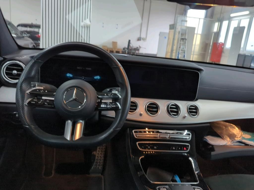 Fahrzeugabbildung Mercedes-Benz E 220 d 4MATIC   *AMG-LINE* BURMESTER*PANO*AHK*