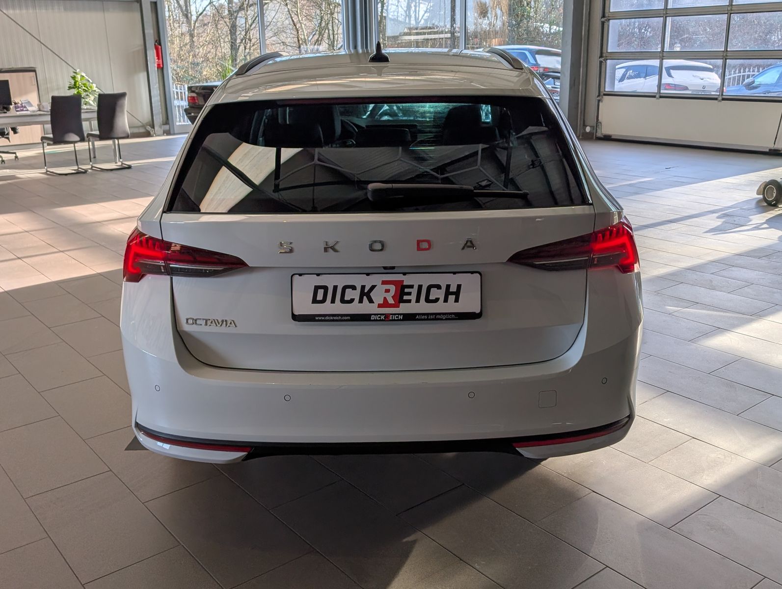 Fahrzeugabbildung SKODA Octavia 1.5 TSI mHEV DSG ACC Style-Paket AHK 17"