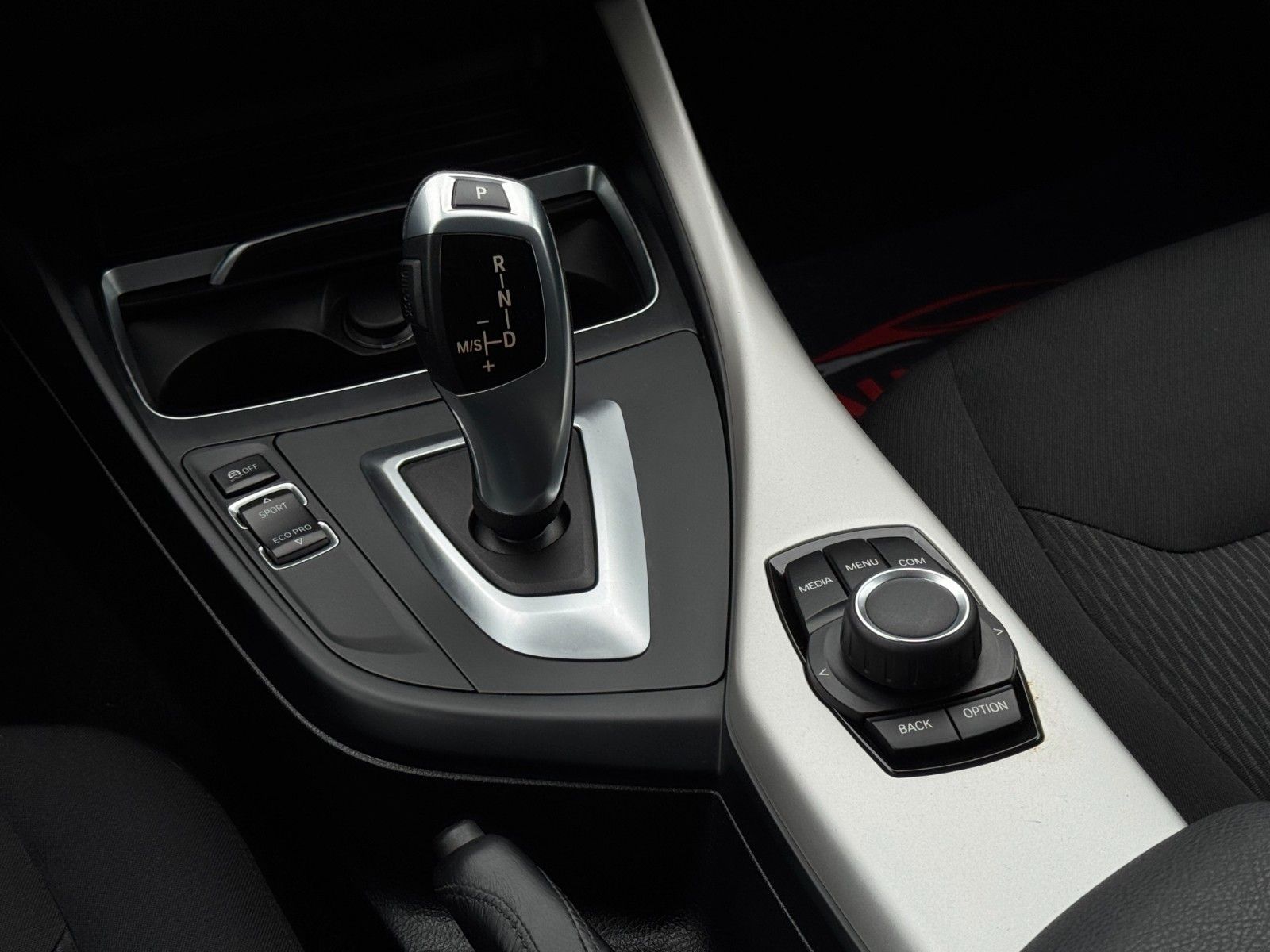 Fahrzeugabbildung BMW 118i Advantage Tempomat BLT PDC LED SHZ AHK