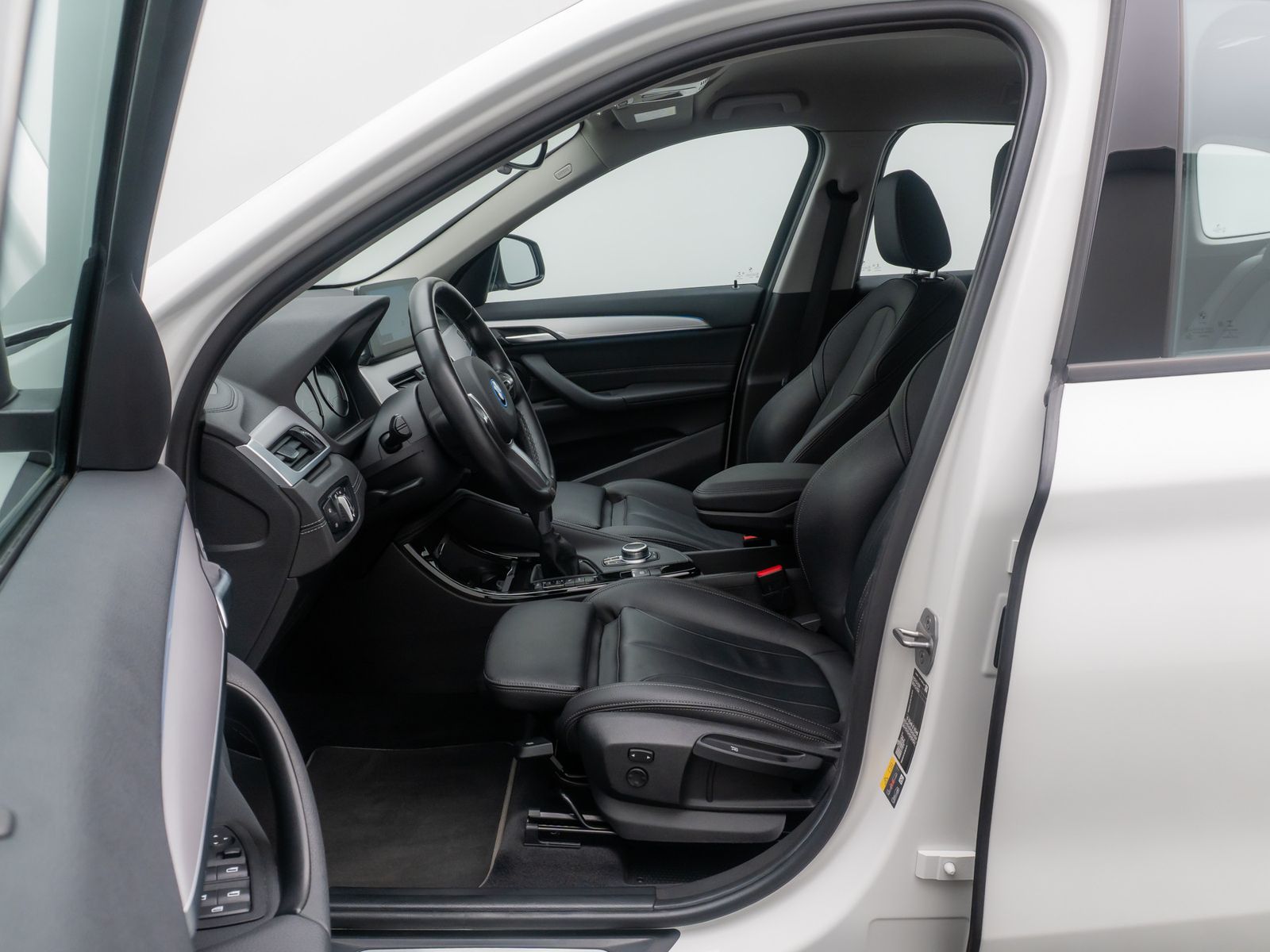 Fahrzeugabbildung BMW X1 xD25e Sport Line Kamera HUD DAB Leder 18Zoll