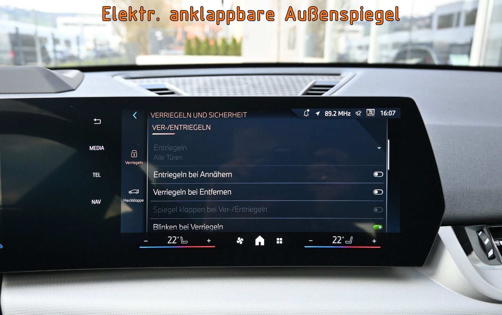 Fahrzeugabbildung BMW X1 xDrive25e Aut. °AHK°HEAD-UP°360°-KAM°MEMORY°