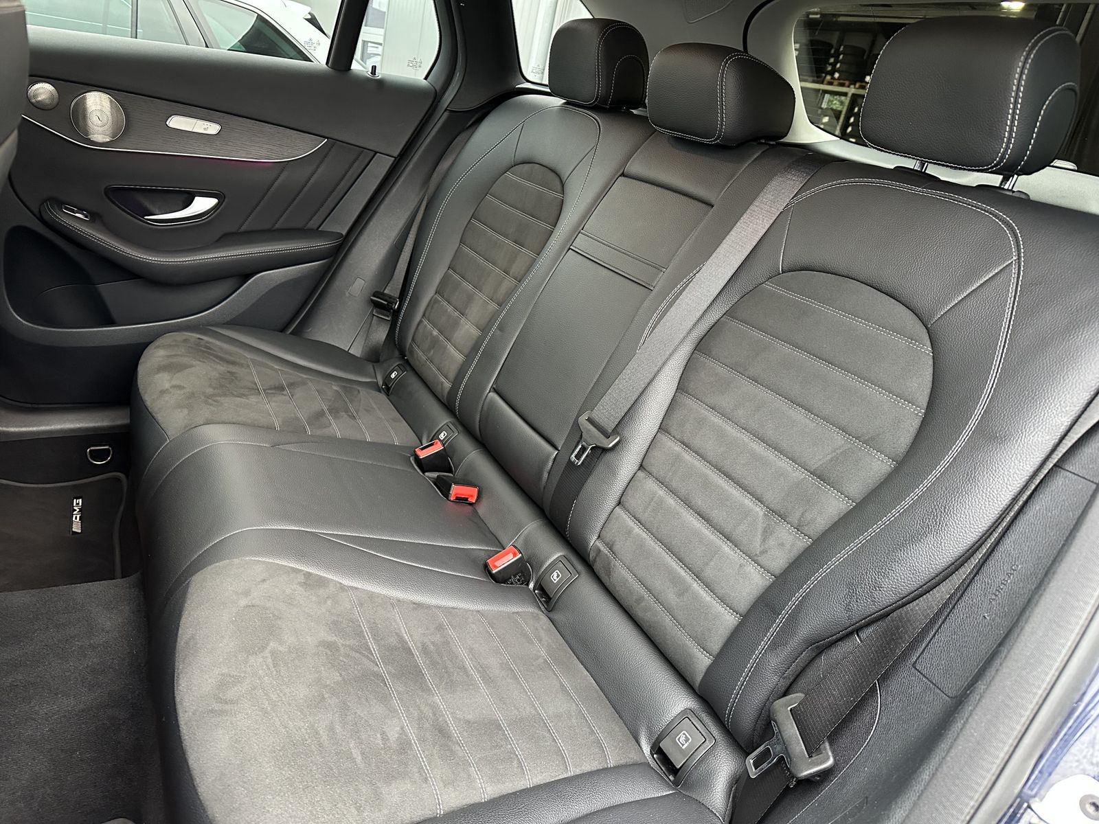 Fahrzeugabbildung Mercedes-Benz GLC 220d 4M AMG-Line NAV+LED+HUD+VCOCK+BURMESTER