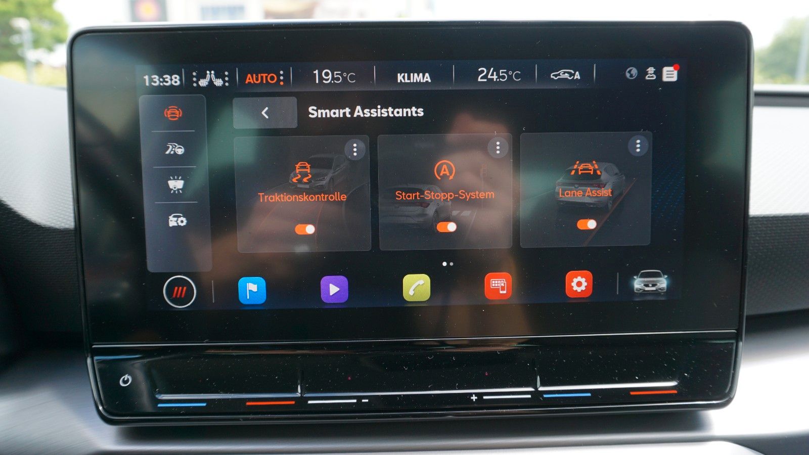 Fahrzeugabbildung SEAT Leon FR, SEAT Garantie, Navi, Sportfahrwerk, LED