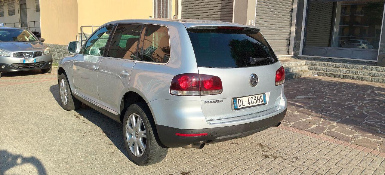 Volkswagen Touareg 2007 — rear view