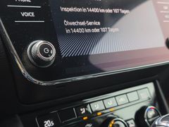 SKODA Superb 1.5 TSI ACT /Carplay/AHKschwenk./ACC