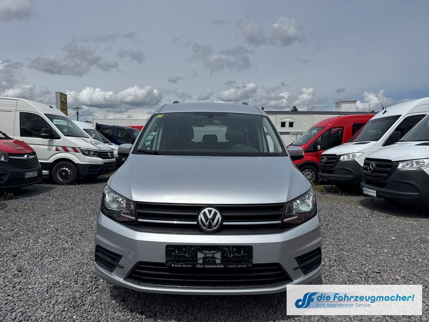 Fahrzeugabbildung Volkswagen Caddy Maxi Trendline BMT Mehrzonenklima *EXPORT