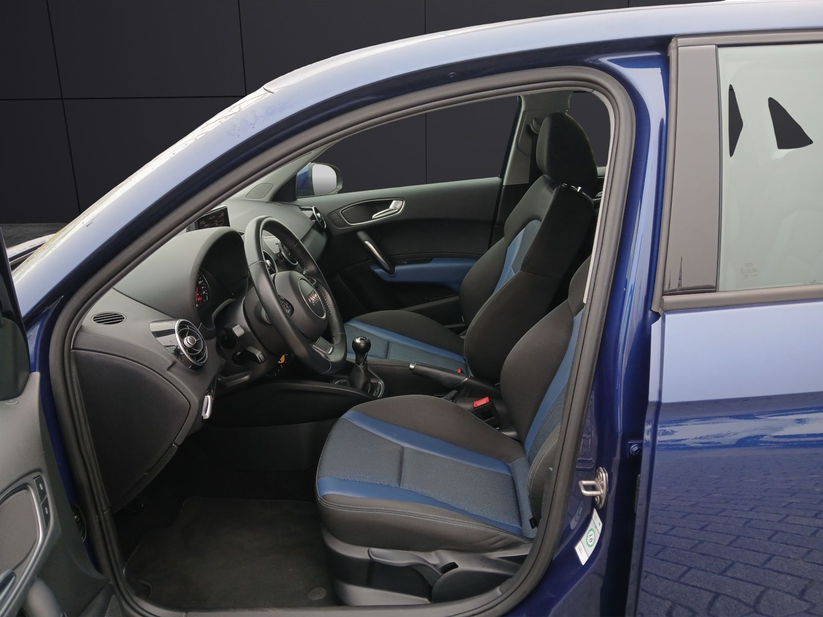 Fahrzeugabbildung Audi A1 Sportback TFSI sport Xenon GRA PDC SH