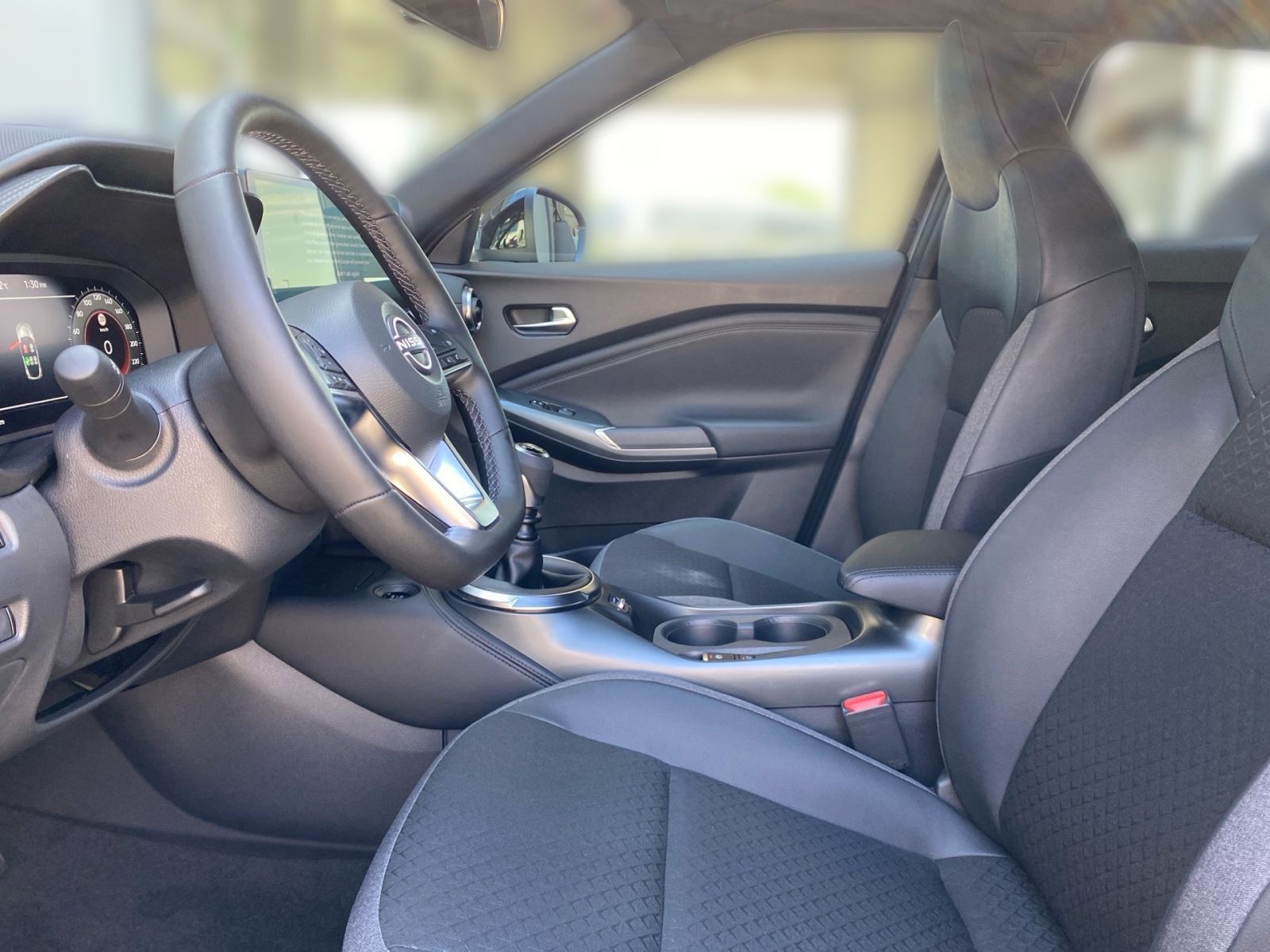 Fahrzeugabbildung Nissan Juke 1.0 DIG-T 6MT N-Connecta*Kamera*Alu*LED*PDC
