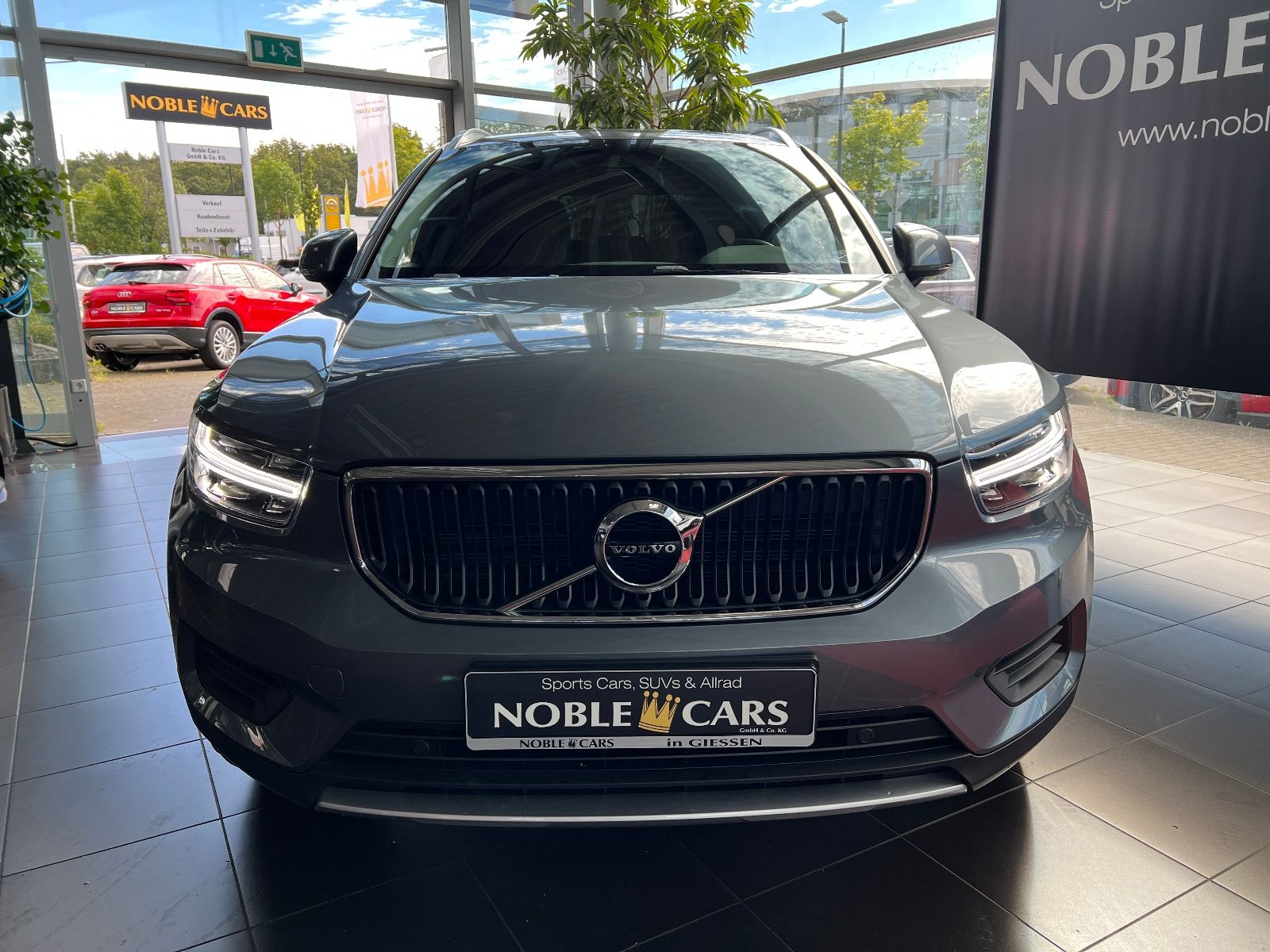 Fahrzeugabbildung Volvo XC40 Momentum H/K RFK LED