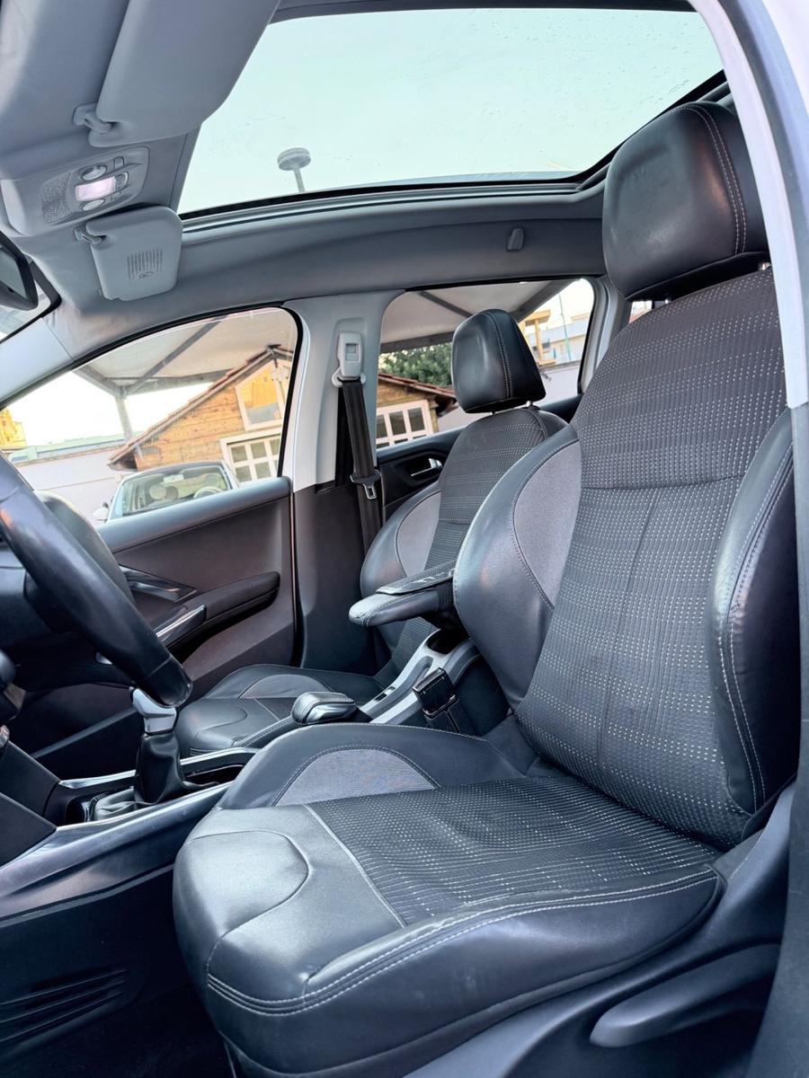 Peugeot 2008 2014 — photo 9