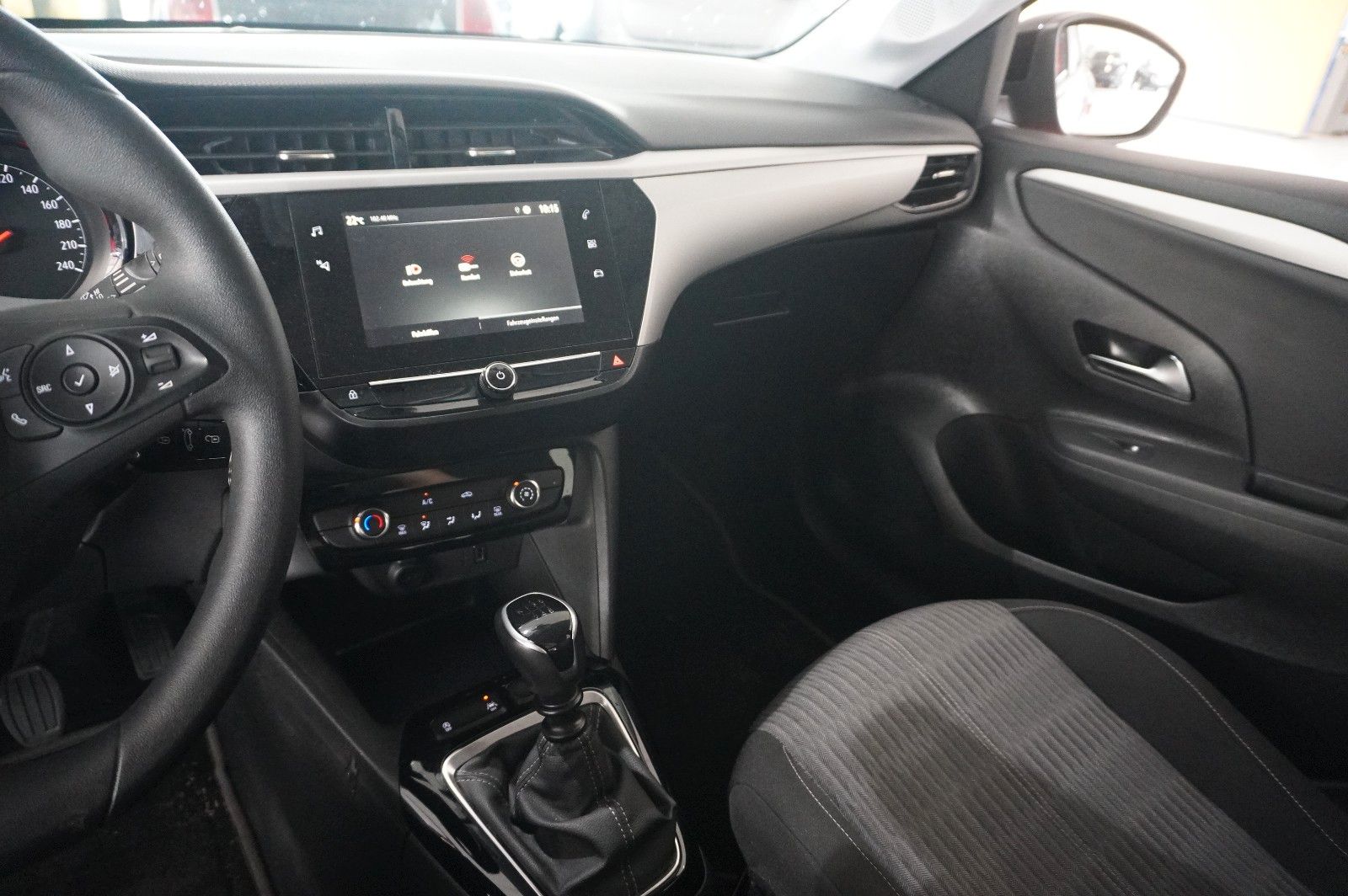 Fahrzeugabbildung Opel Corsa F 1.2T EDITION NAVI/USN/TEMP./SPORT/DAB+