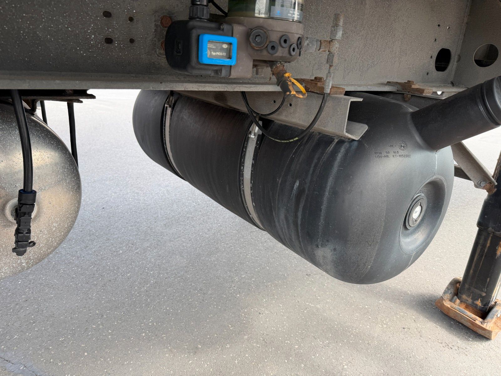 Fahrzeugabbildung ROHR RSK/35IV Carrier Vector 1950 LBW 2500kg 2x lift