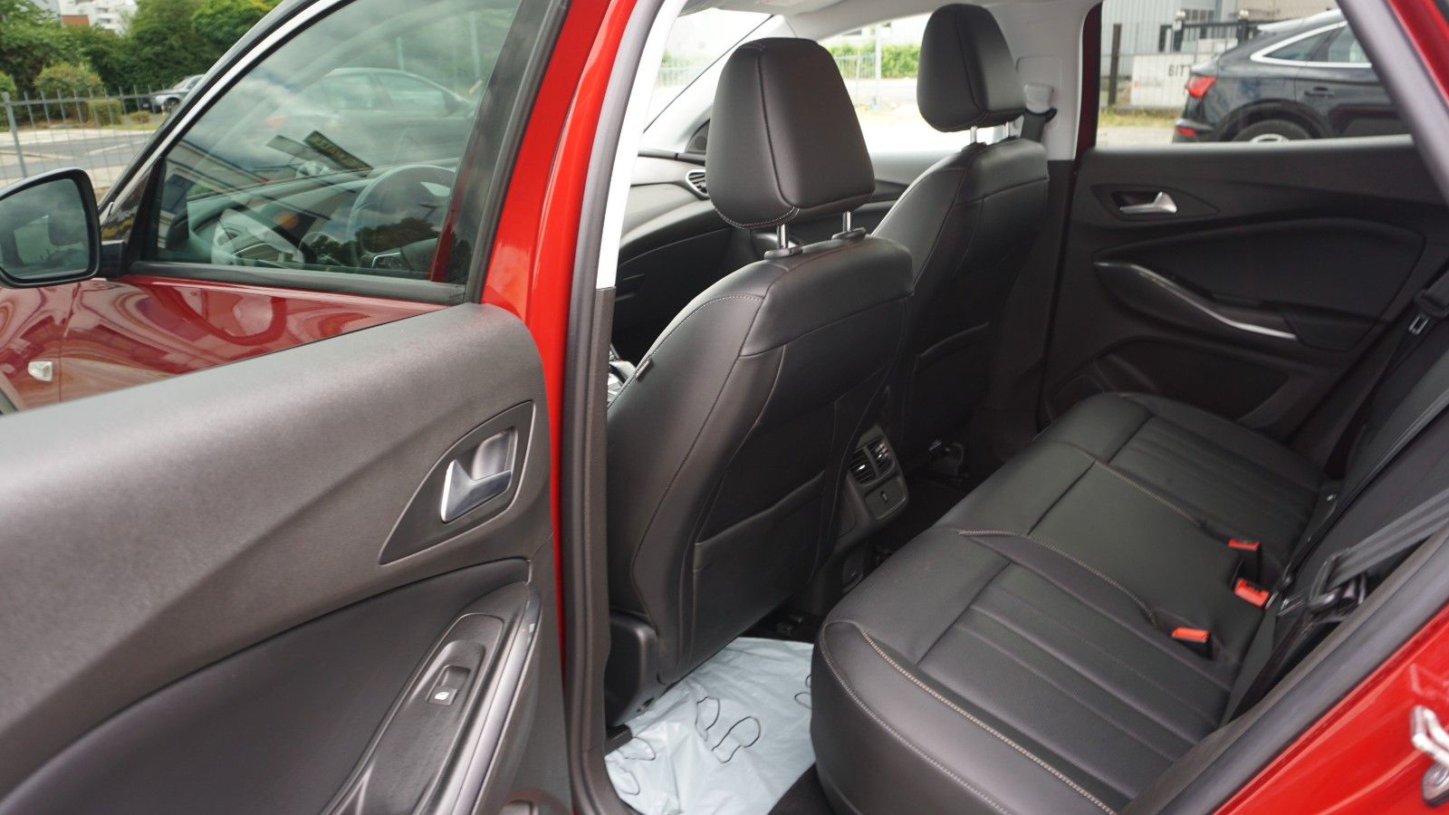 Fahrzeugabbildung Opel Grandland X Innovation Leder,Navi,LED,ACC,AHK