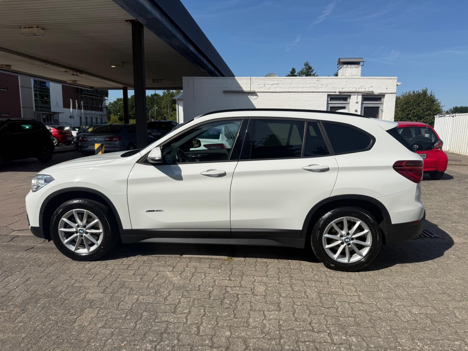 BMW X1 xDrive 20i Panorama / Head up / Kamera