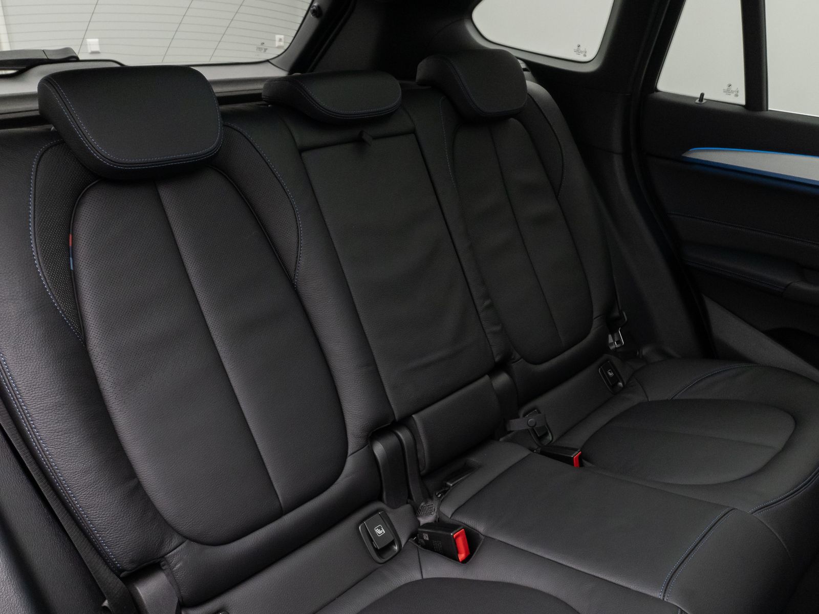 Fahrzeugabbildung BMW X1 xD25e M Sport Panorama Kamera HUD H/K Komfort