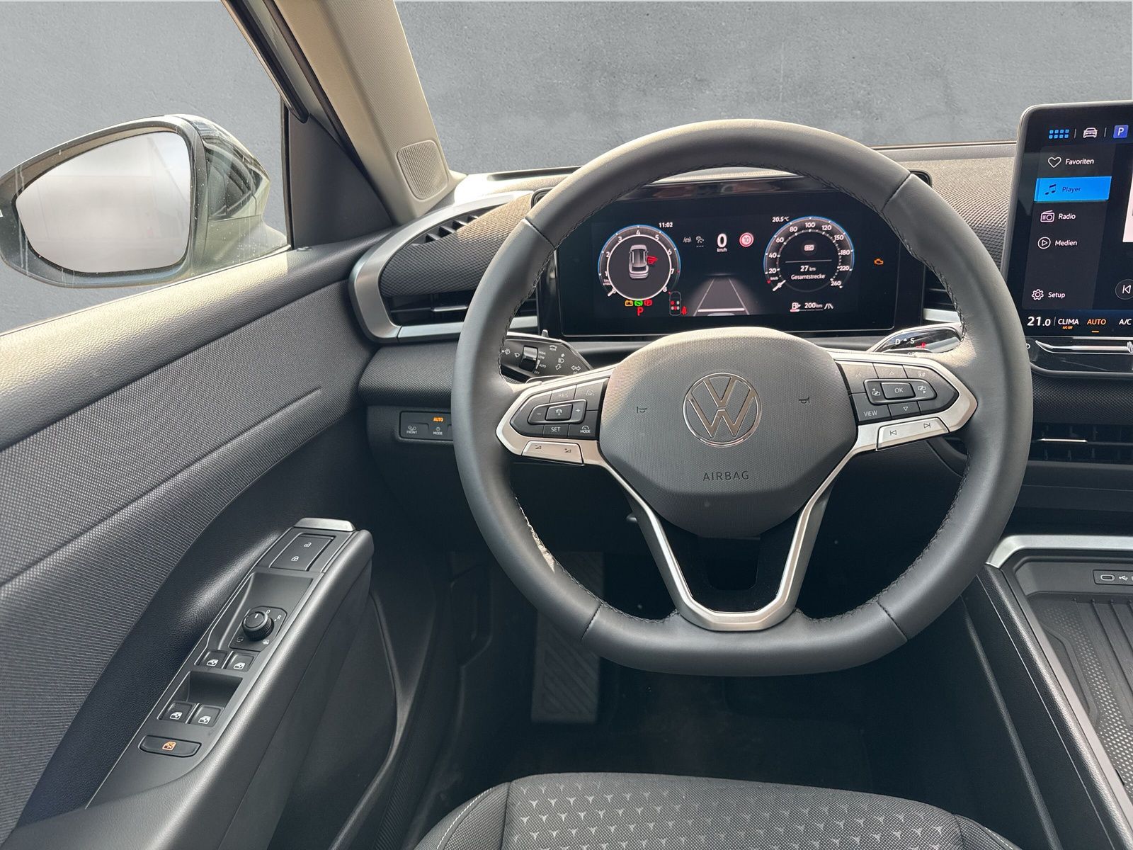 Fahrzeugabbildung Volkswagen T-Roc 1.5 eTSI Life Keyless ACC Kamera SHZ