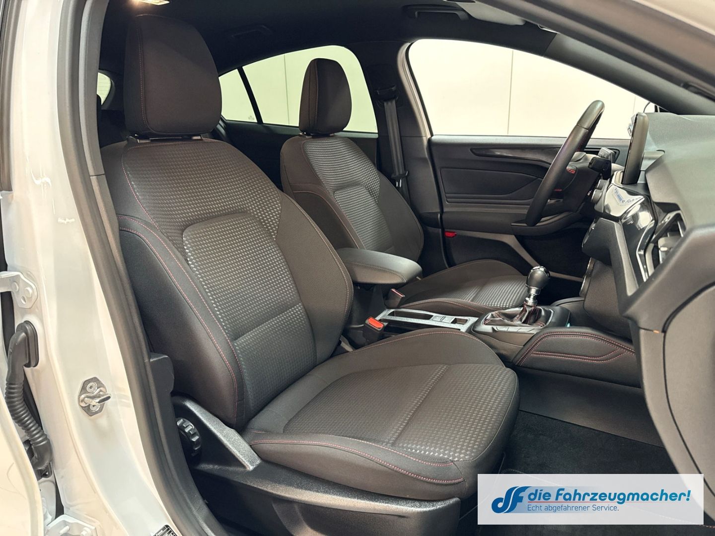 Fahrzeugabbildung Ford Focus ST-Line X AD Navi Digitales Cockpit LED Bl