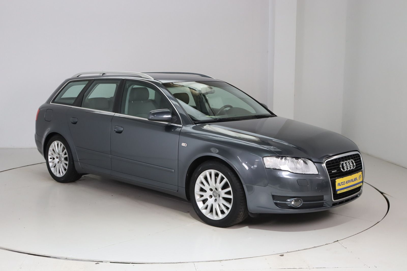 Fahrzeugabbildung Audi A4 Avant 3.2 V6 quattro * Navi * Xenon *